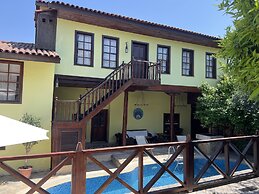 Tekeli Konakları