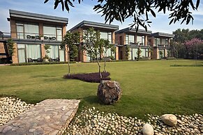 Taj Damdama Lake Resort & Spa, Gurugram