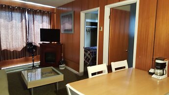 Plaza Motel
