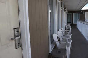 Plaza Motel