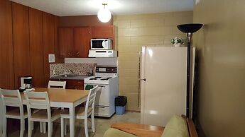 Plaza Motel