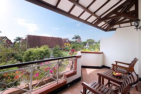 Royal Hotel and Villa Batu