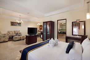 Royal Hotel and Villa Batu