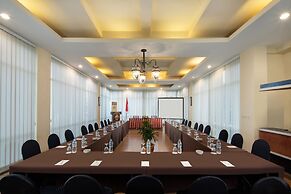 Royal Hotel and Convention Tretes