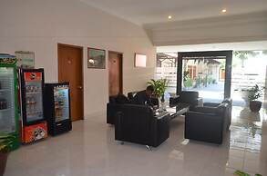 Arini Hotel