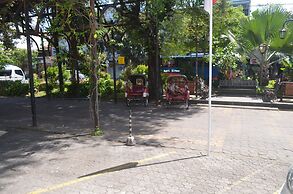 Arini Hotel