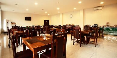 Arini Hotel