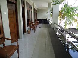 Arini Hotel