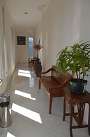 Arini Hotel