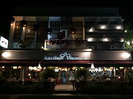 Loghome Boutique