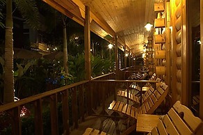 Loghome Boutique