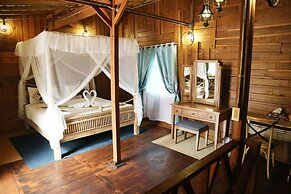 Loghome Boutique