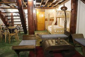 Loghome Boutique