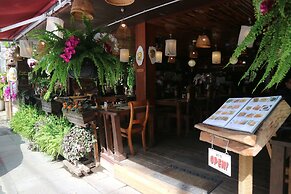 Loghome Boutique