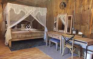Loghome Boutique