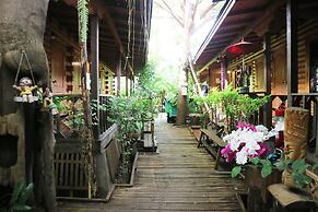Loghome Boutique