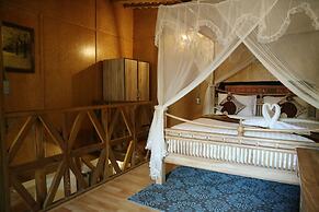 Loghome Boutique