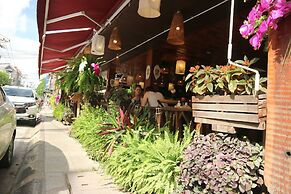 Loghome Boutique