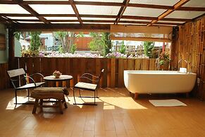 Loghome Boutique