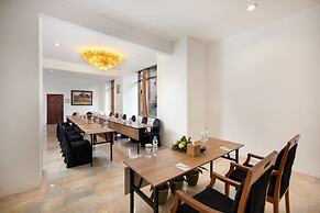 Royal Hotel and Villa Trawas