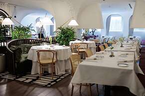 Radisson Collection Hotel, Old Mill Belgrade