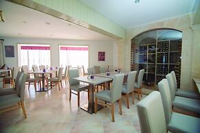 Hotel Club S'illot