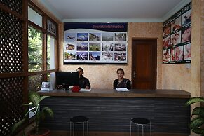 Hotel Peninsula