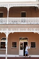 Rose Hotel & Motel