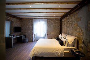 Hotel Osam