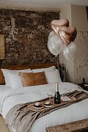 Mother Goose Hotel