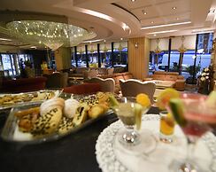 MidMar Deluxe Hotel