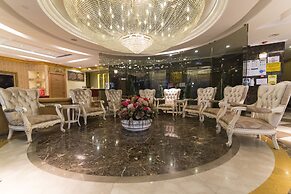MidMar Deluxe Hotel