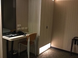 East Dragon Hotel