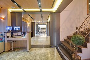 East Dragon Hotel