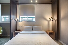 East Dragon Hotel