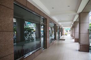 East Dragon Hotel