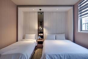 East Dragon Hotel