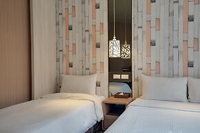 East Dragon Hotel