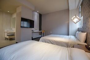 East Dragon Hotel