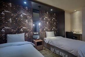 East Dragon Hotel