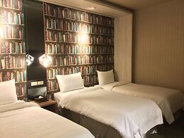East Dragon Hotel