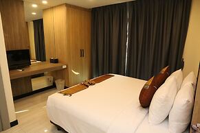 Crystal Palace Luxury Hotel