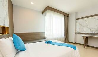 Crystal Palace Luxury Hotel
