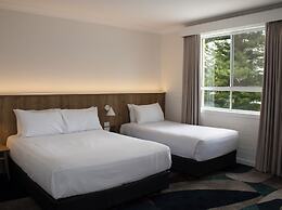 Seabreeze Beach Hotel