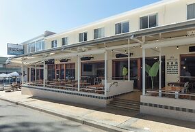 Seabreeze Beach Hotel