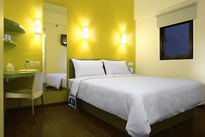 Amaris Hotel Sunset Road