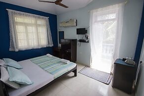 Veeniola Holiday Home