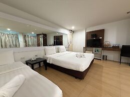 Bed by Cruise at Samakkhi-Tivanont