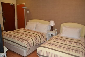 Golden Suites Hotel