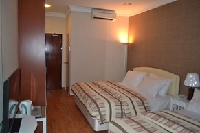 Golden Suites Hotel